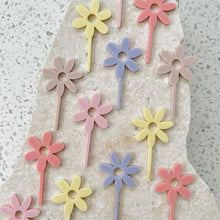 Load image into Gallery viewer, Daisy - Cupcake/Food Event Toppers 4pk