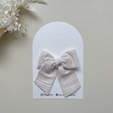 Load image into Gallery viewer, BABY BILBY x LETS BLOOM Collab Hair accessories hanger with our limited edition bow set!