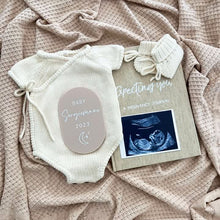 Load image into Gallery viewer, Personalised moon and stars - Pregnancy announcement plaque