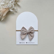 Load image into Gallery viewer, BABY BILBY x LETS BLOOM Collab Hair accessories hanger with our limited edition bow set!