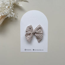 Load image into Gallery viewer, BABY BILBY x LETS BLOOM Collab Hair accessories hanger with our limited edition bow set!
