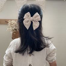 Load image into Gallery viewer, BABY BILBY x LETS BLOOM Collab Hair accessories hanger with our limited edition bow set!