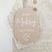 Load image into Gallery viewer, Personalised moon and stars - Pregnancy announcement plaque
